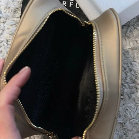 NWOT Versace Fragrance Gold Clutch Shoulder Crossbody Handbag - Picture 4 of 11